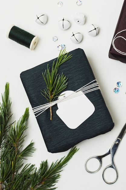 Zestaw do haftu w pudełku